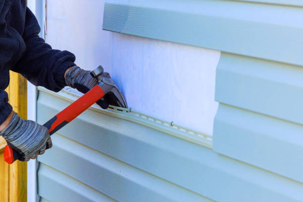 Trusted Storm Damage Siding Repair service in Farmington, IL - Creative Siding